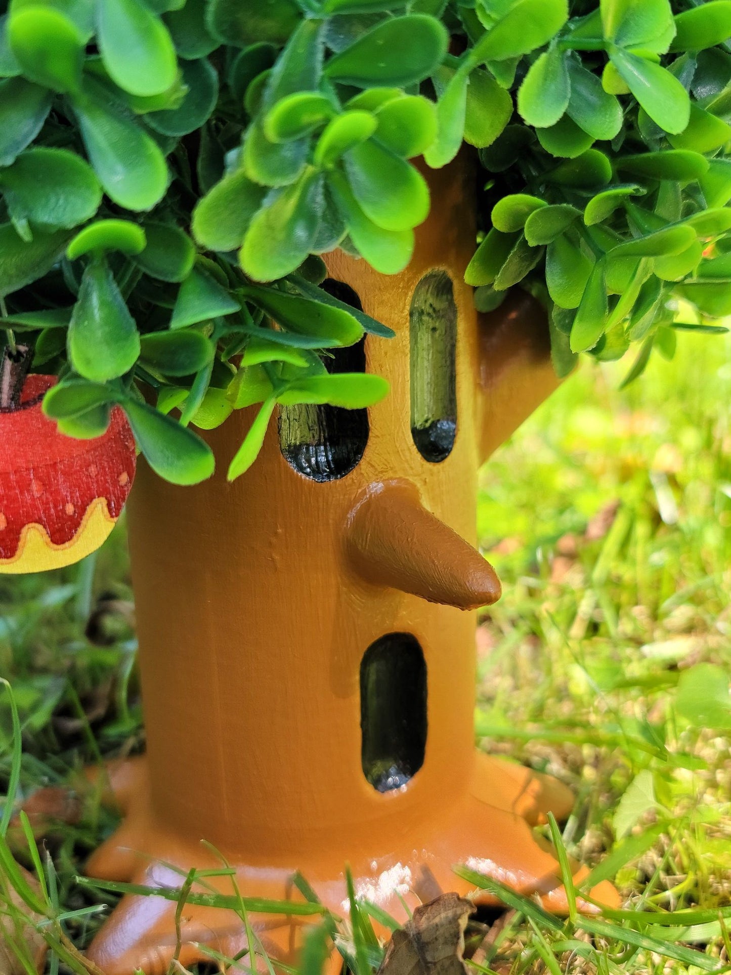 Whispy Woods Planter